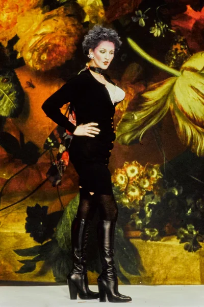 Look 19